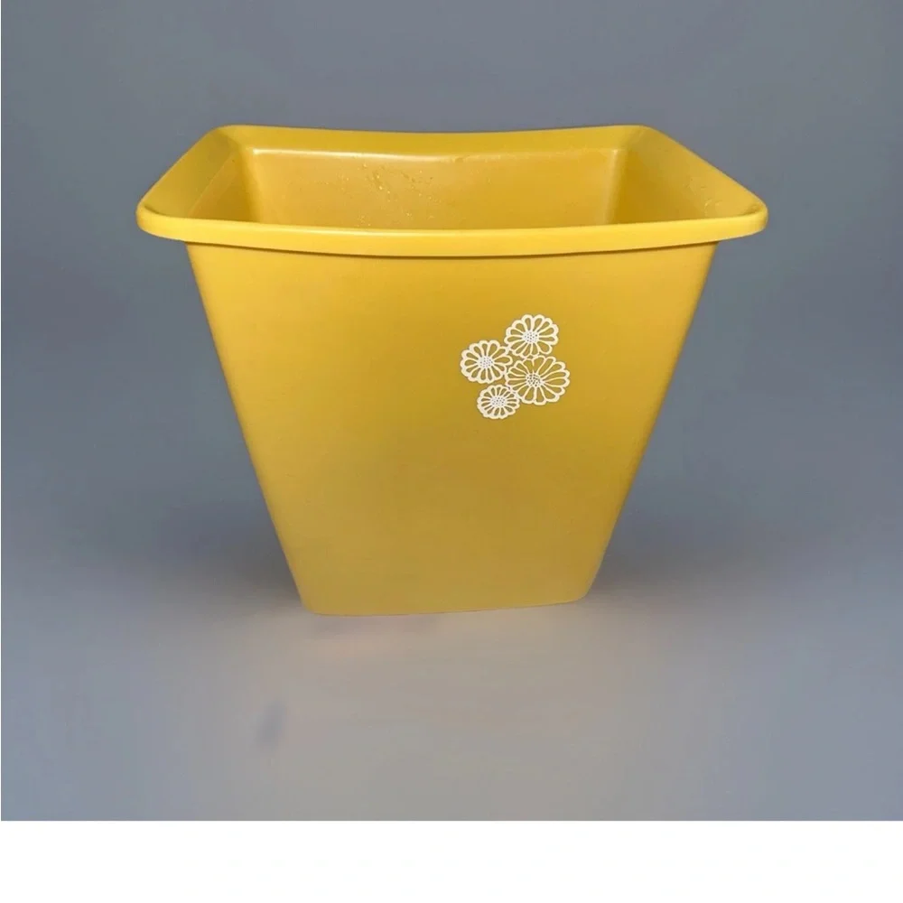 Vtg 1970s Rubbermaid Wastebasket 2952 Floral Trashcan 1972 Yellow Daisy 10" Tall - Picture 1 of 5